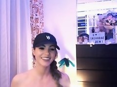 SashaBae MFC cam girl get's over $1k in tips and oils up her sweet pussy on Watchteencam.com