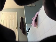 Geeky sister spied nude in bathroom on Watchteencam.com