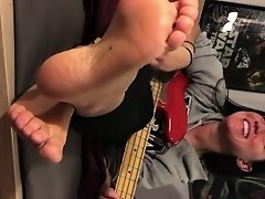 sexy bass player meaty soles on Watchteencam.com