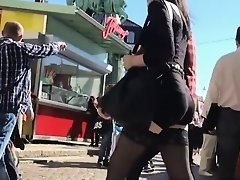 Sexy goth girl and her hipster girlfriend on Watchteencam.com