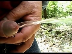 a man pees in the forest 2. ,ein mann pinkelt in den wald 2. on Watchteencam.com